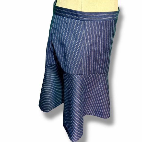 J. Crew ‘Plaza’ Flounce Mini Skirt in Navy Blue Wool-Blend Pinstripe Size 0 - Picture 13 of 16